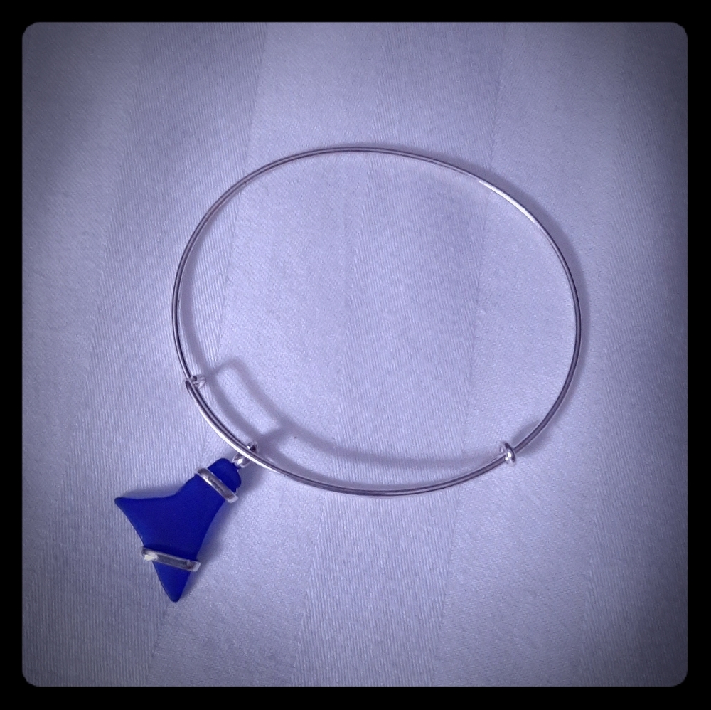 Bangle bracelet